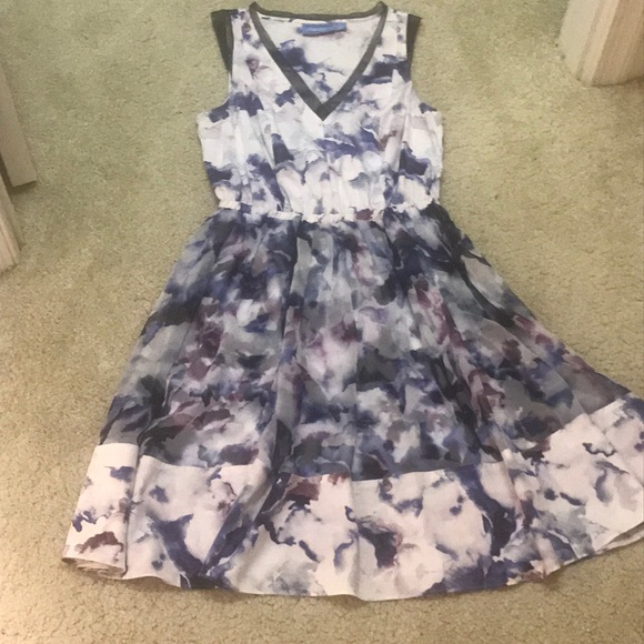 Simply Vera Vera Wang Dresses & Skirts - Simply Vera by Vera Wang floral dress size XS